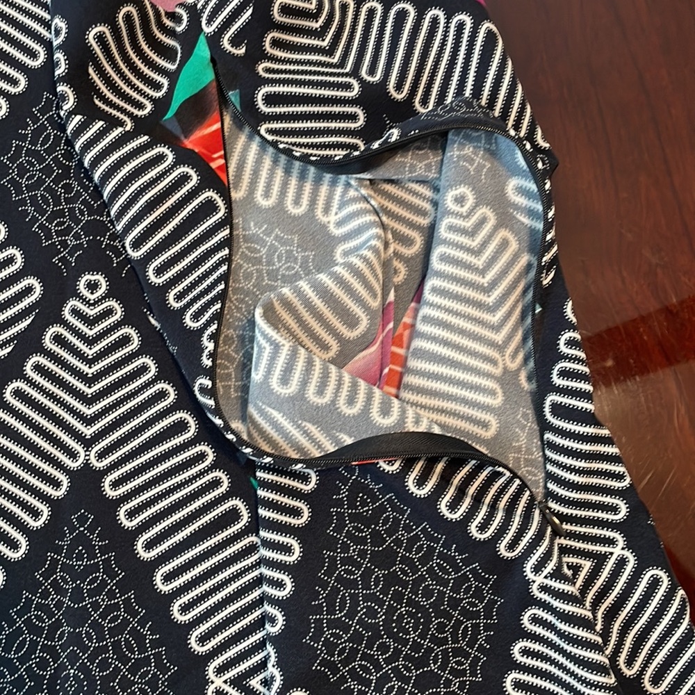 I LE New York size 18 dress. Blue geometric packable travel polyester spandex - Picture 4 of 12